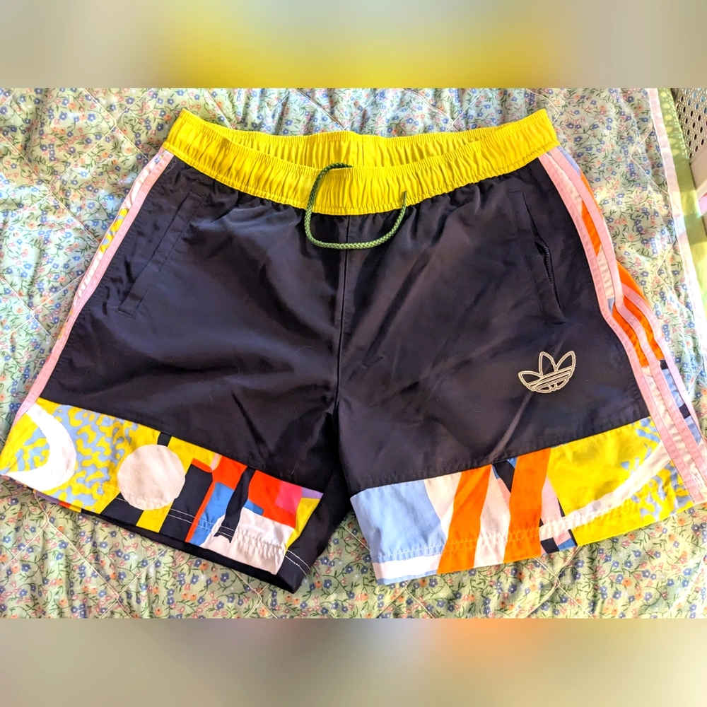 Adidas Shorts XL. Pride. Love Unites.